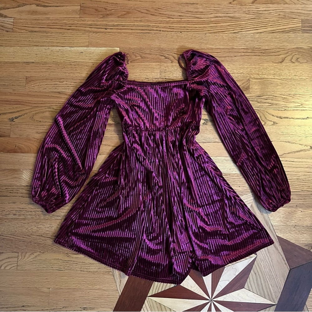 August Sky Burgundy Velvet Dress -‎ Size Medium